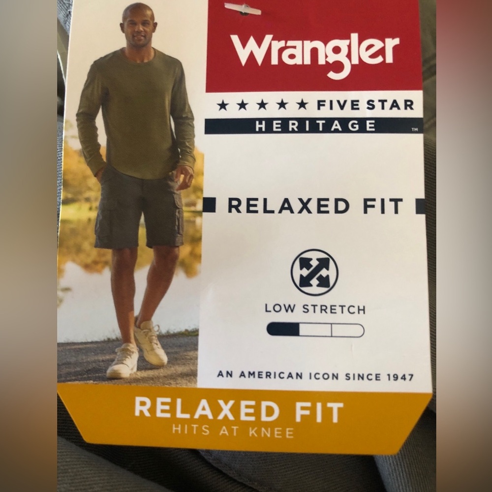 WRANGLER Mens Cargo Shorts Size 48” Waist Gray Cotton Elastane New - Picture 6 of 9